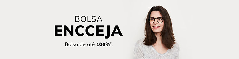 Mulher sorrindo e olhando em direção ao texto que diz 'Bolsa ENCCEJA, bolsa de até 100%'.